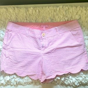 Lilly Pulitzer size 14 pink/white seersucker scalloped shorts